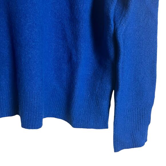 J.Crew Blue Crewneck Long Sleeve Sweater in Extra Soft Yarn Size XL - Picture 4 of 9